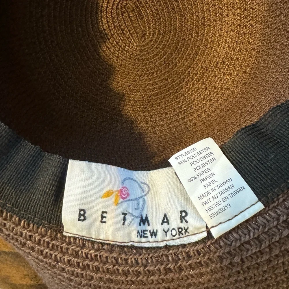 Betmar New York Upturned Brim Brown Paper Packable Woven Sun Hat One Size.